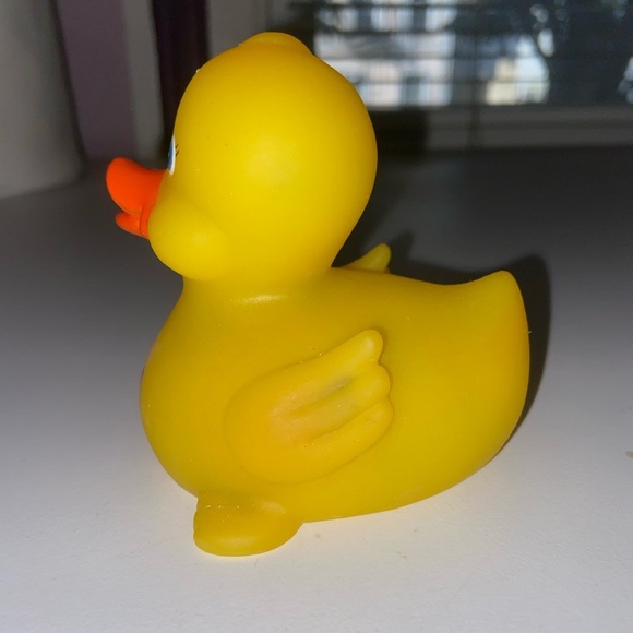NYU Rubber Duck – Yellow with Purple Logo - Picture 2 of 6
